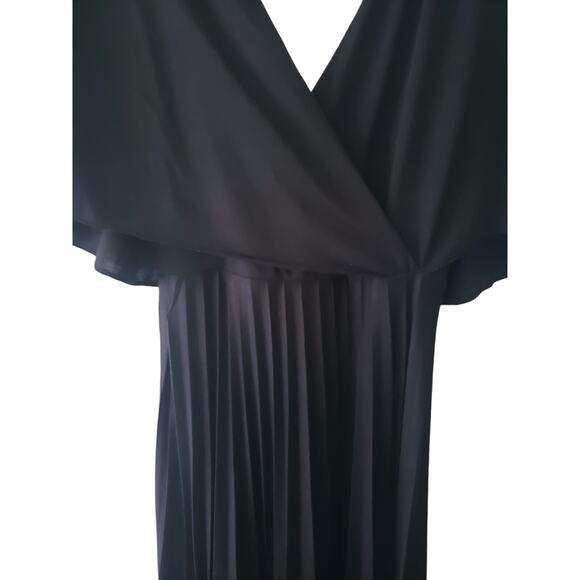Asos Wrap Flutter Sleeve Midi Dress With Pleated Skirt in Black Size 0 - Picture 3 of 6